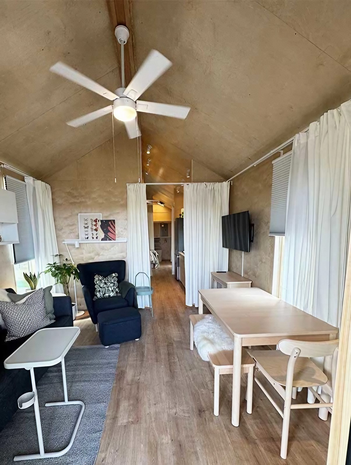 Modular curtain system for dividing spaces in the IKEA tiny house